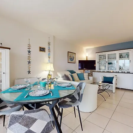 Amazing In With Kitchen Apartment Royan