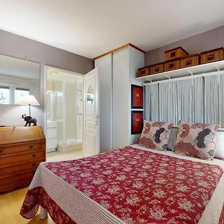 Amazing In With Kitchen Apartment *
